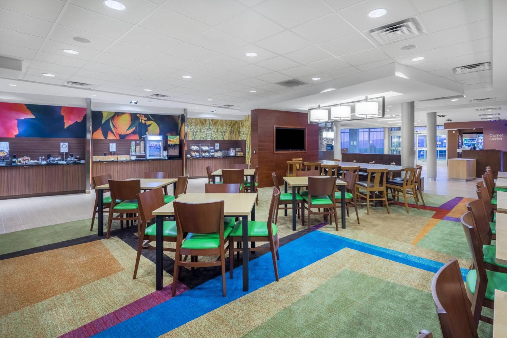 Hotel Fairfield & By Marriott 3*